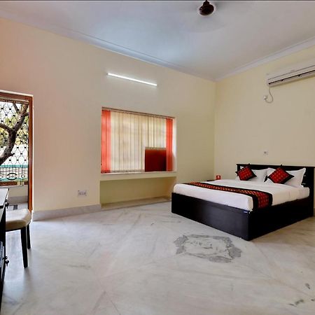 Oyo 12210 Comfort N Cozy Hotel Kolkata Luaran gambar