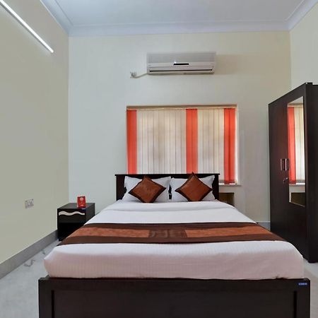 Oyo 12210 Comfort N Cozy Hotel Kolkata Luaran gambar