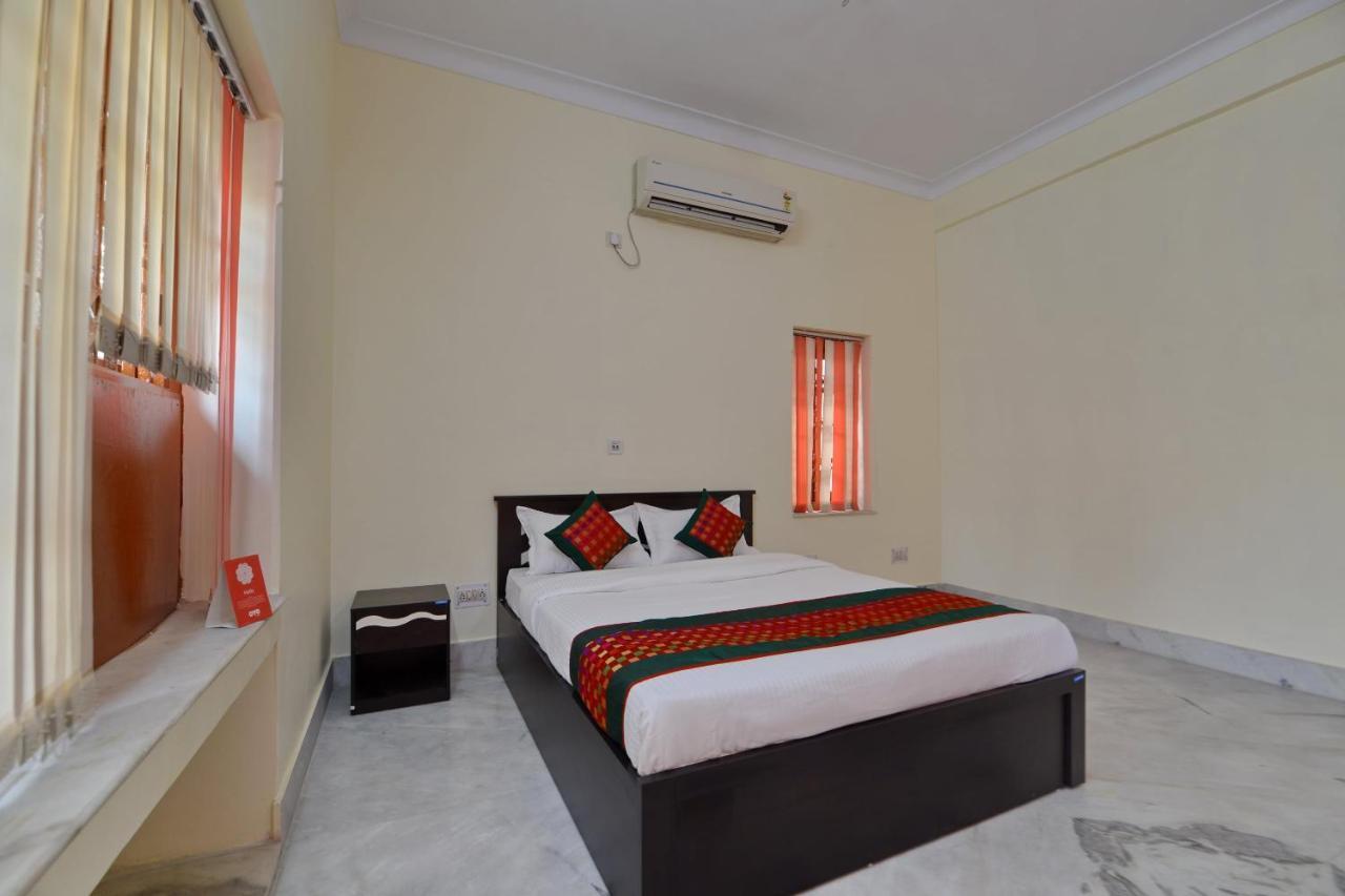 Oyo 12210 Comfort N Cozy Hotel Kolkata Luaran gambar