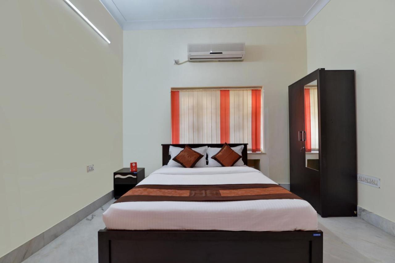 Oyo 12210 Comfort N Cozy Hotel Kolkata Luaran gambar