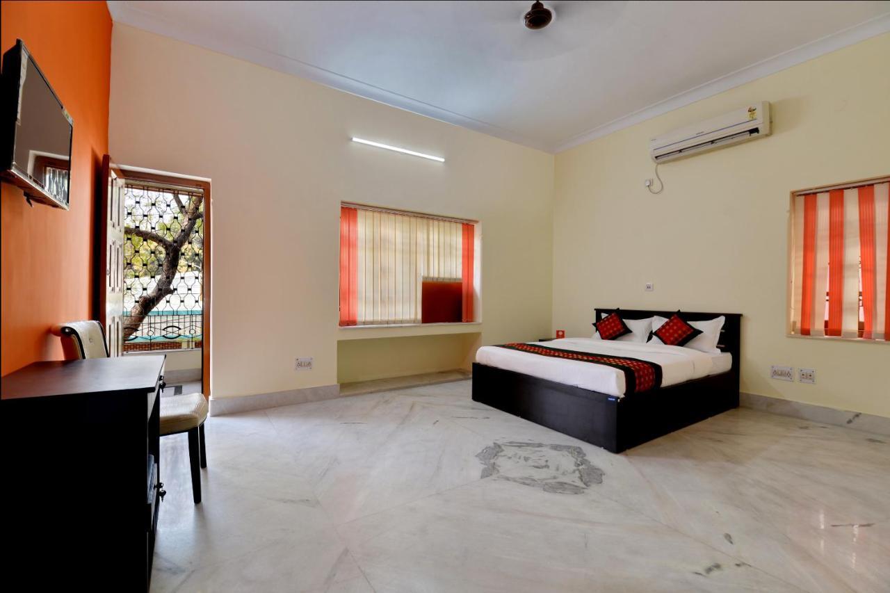 Oyo 12210 Comfort N Cozy Hotel Kolkata Luaran gambar