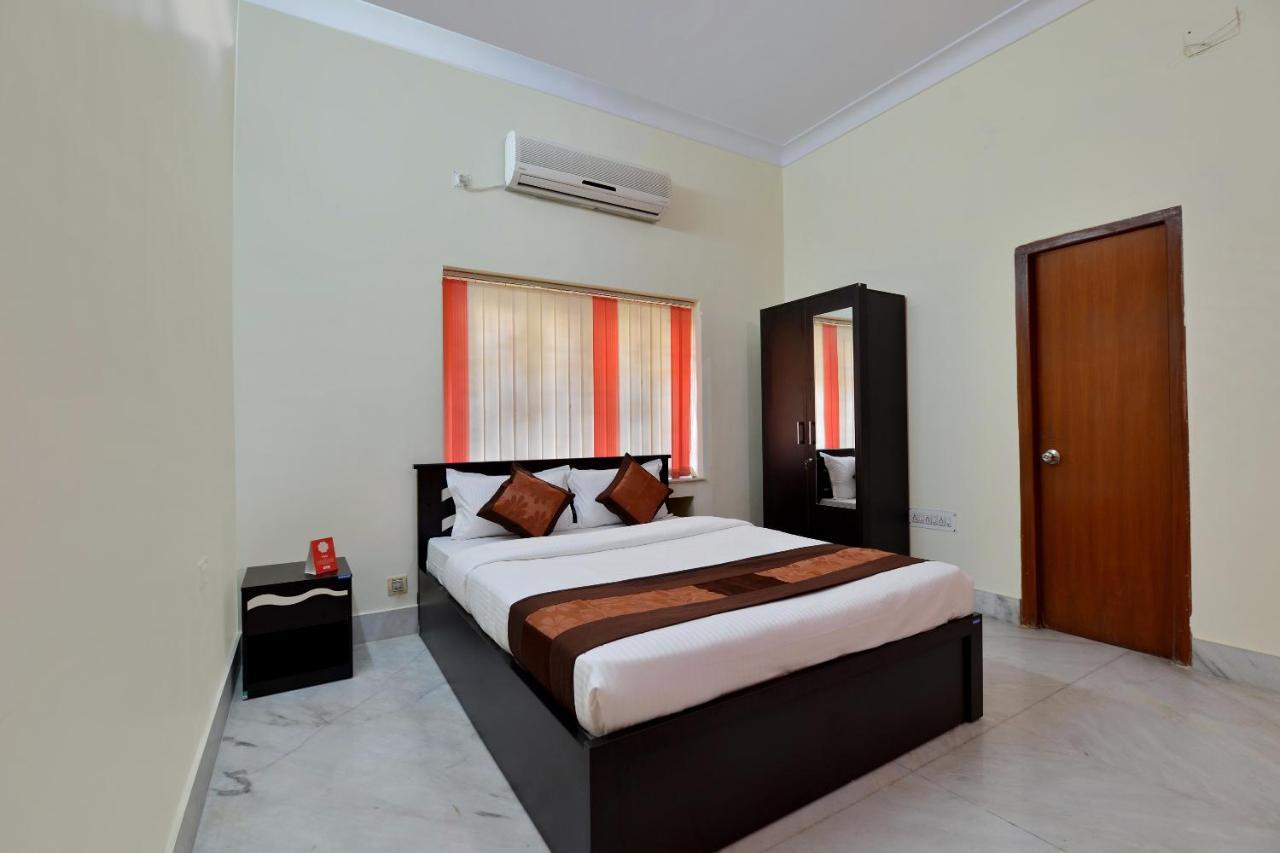 Oyo 12210 Comfort N Cozy Hotel Kolkata Luaran gambar