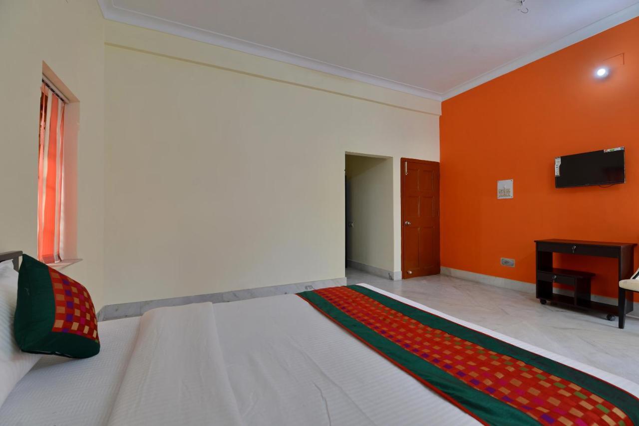 Oyo 12210 Comfort N Cozy Hotel Kolkata Luaran gambar