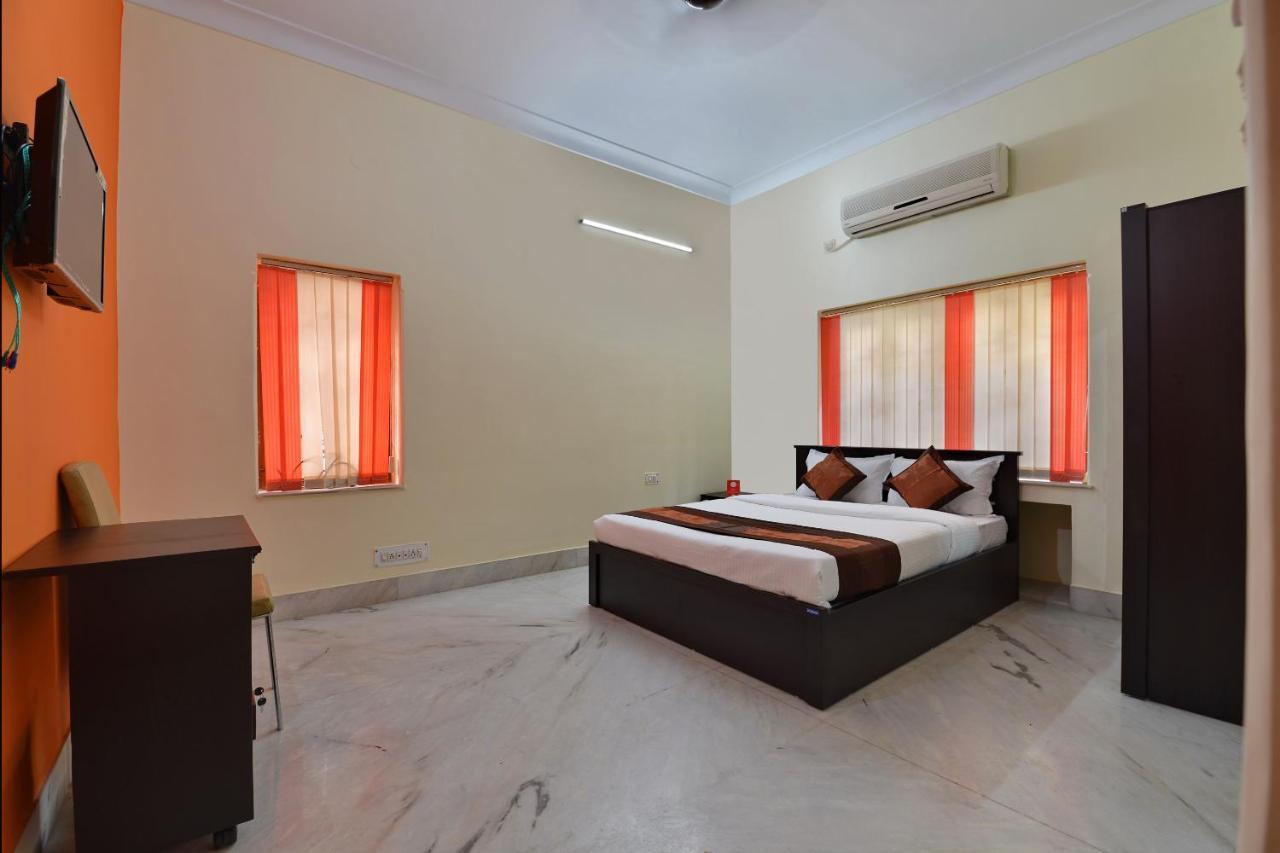 Oyo 12210 Comfort N Cozy Hotel Kolkata Luaran gambar